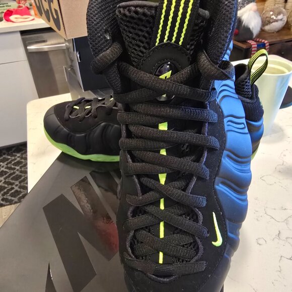 Nike Air Foamposite One Black Volt - Size 10.5 HF2902-001 Mens Shoes NEW - Picture 2 of 15